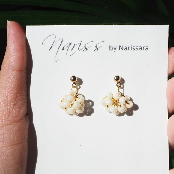 White Bead Cluster Dangle Earrings - Picture 3 of 4